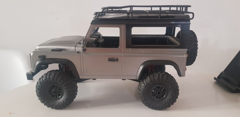 Samochód RC terenowy Land Rover Defender MN90