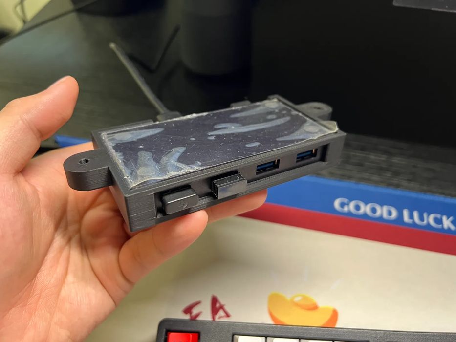 Suporte UGREEN USB Hub 2 em 4 com Bracket