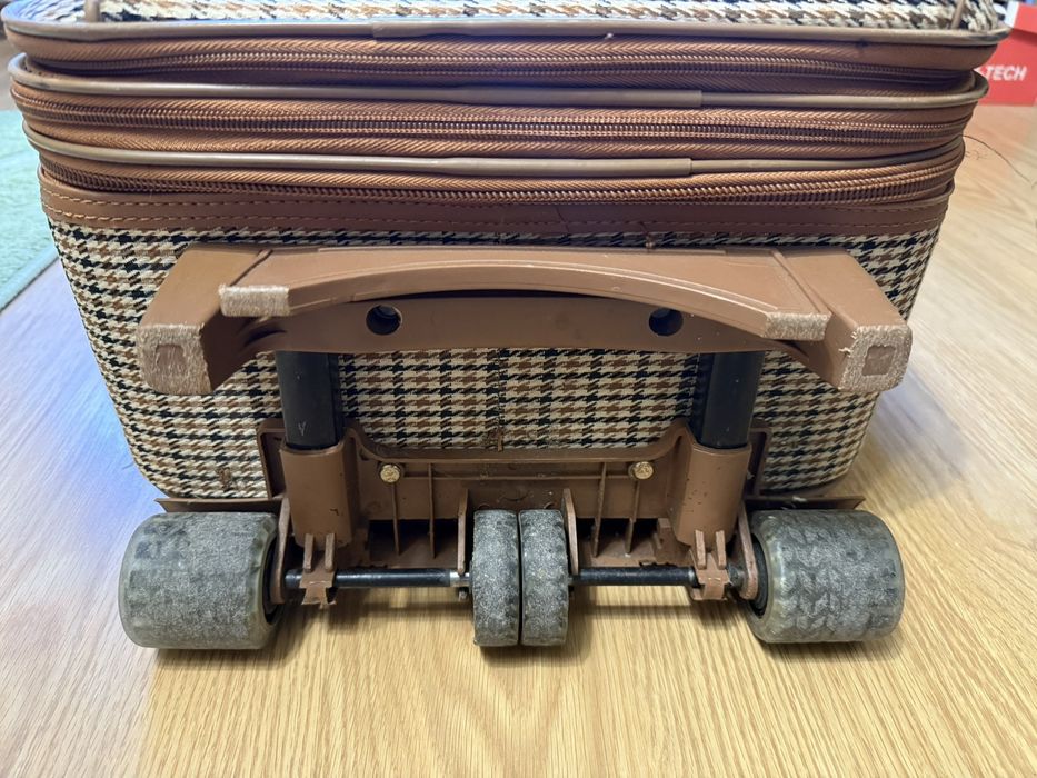 Дорожня валіза, середня