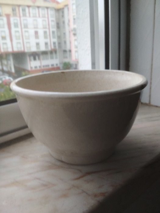 Grande malga/tigela antiga de louça de Sacavém