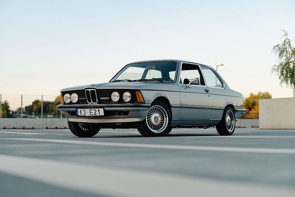 BMW Seria 3 Stan kolekcjonerski. Kompletnie odrestaurowany. Z prywatnej kolekcji.