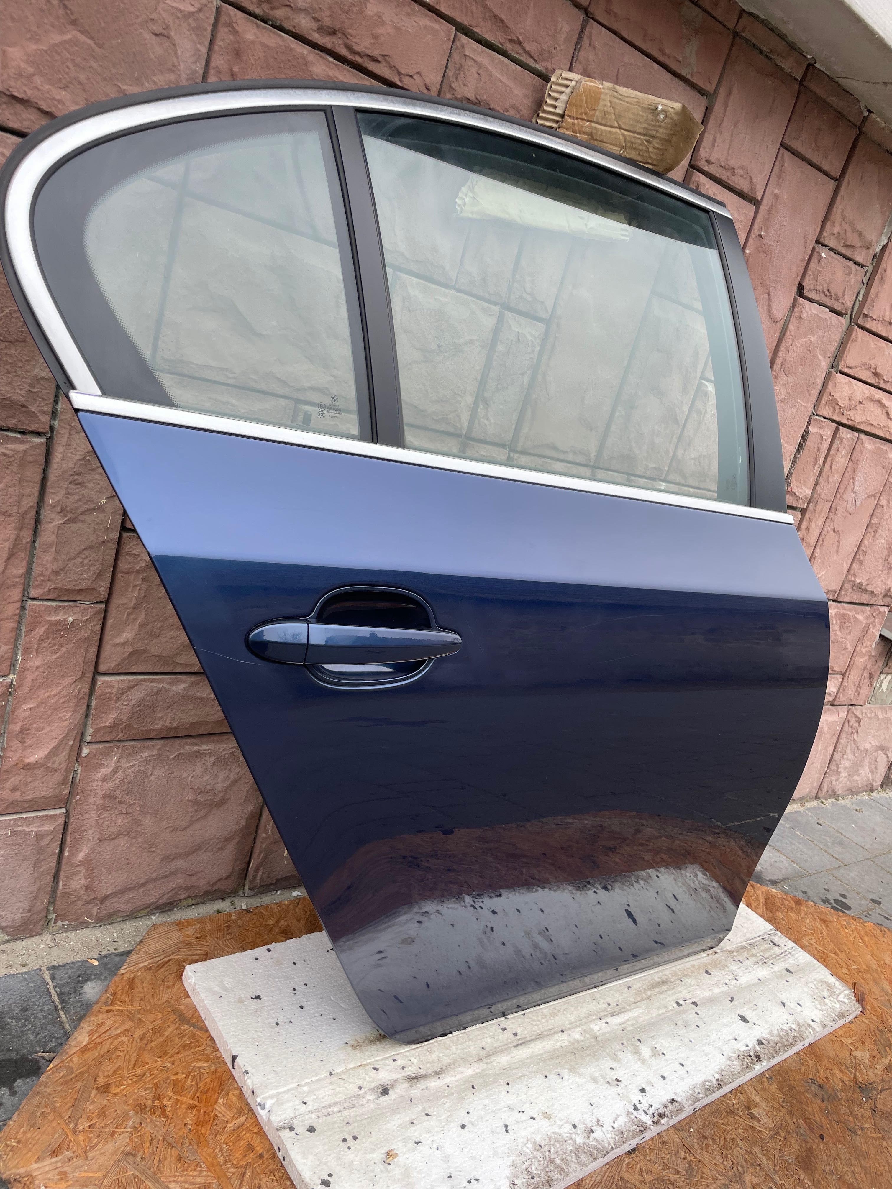 Drzwi prawy tył Bmw e60 e61 TOLEDOBLAU a76/5 prawe tylnie
