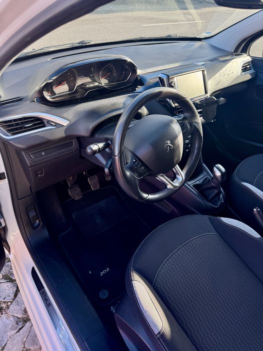 Peugeot 208 50mil KM reais