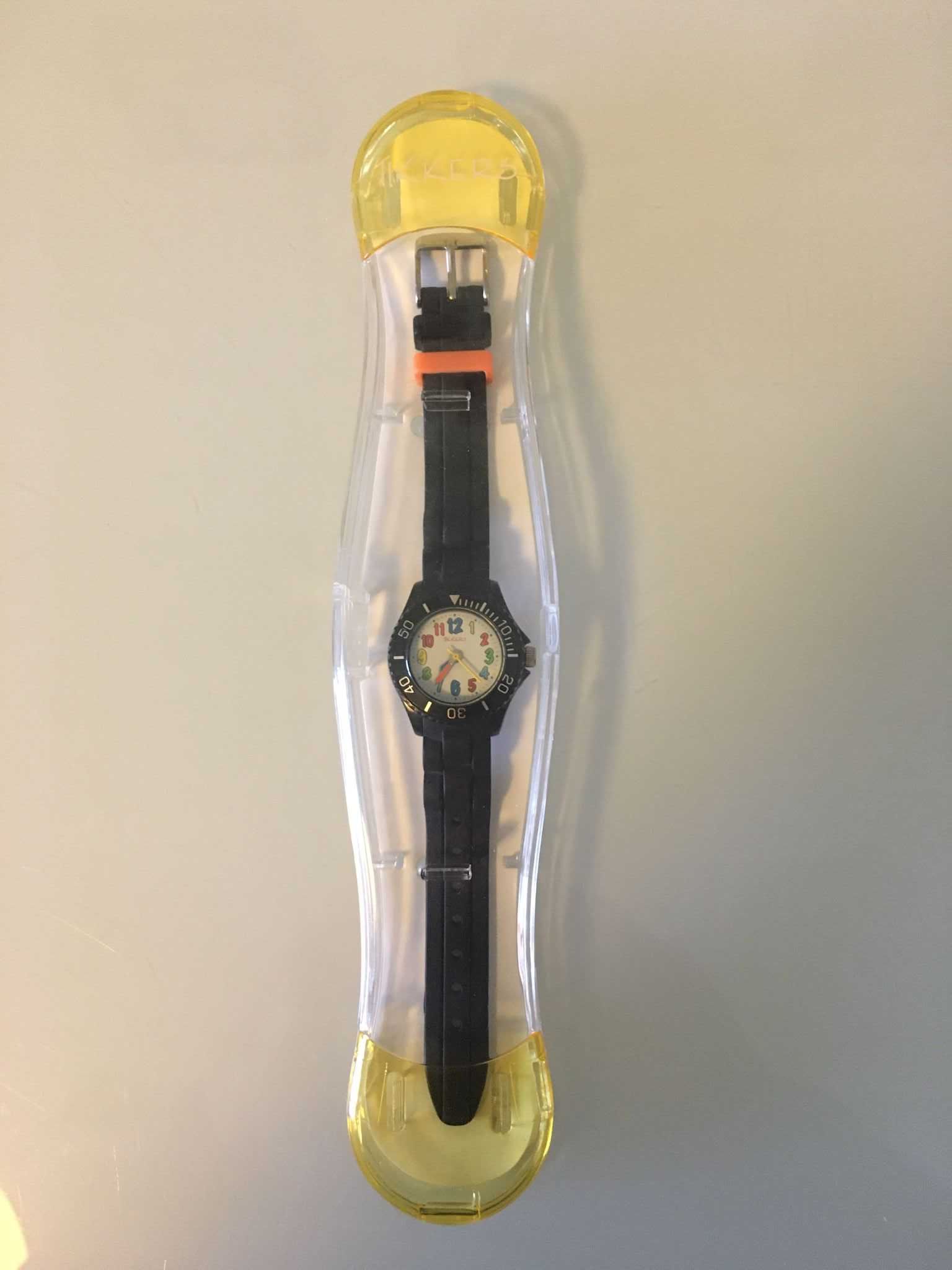 Relógio de Criança com Bracelete em Silicone- EM BOM ESTADO com Caixa