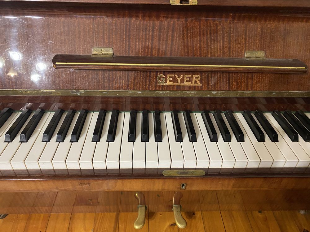 Продам піаніно Geyer