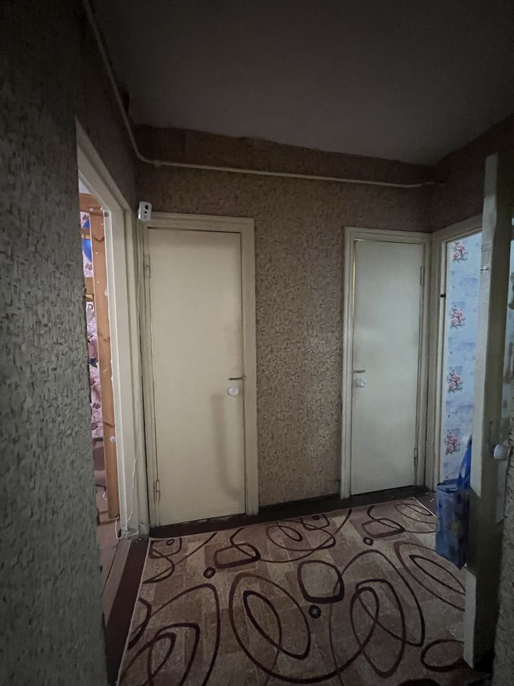 Продам 3 кімнатну квартиру по вулиці Лісового 29 ( 2-Східний ) .