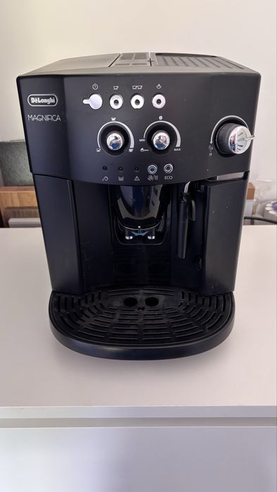 Magnifica DeLonghi ekspres do kawy