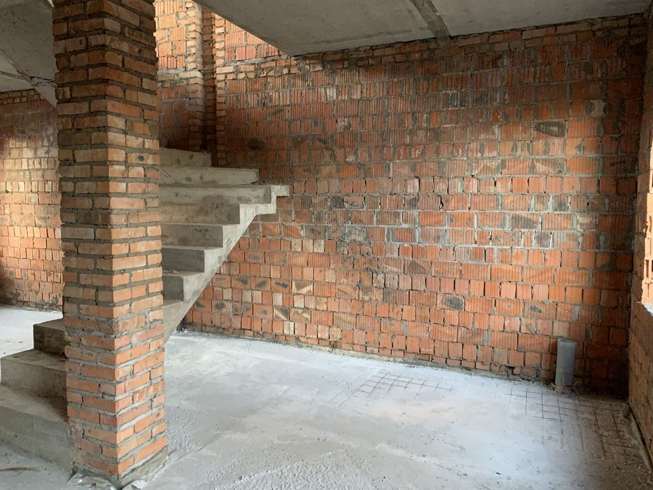 Чудовий таунхаус в Ірпені з вільним плануванням