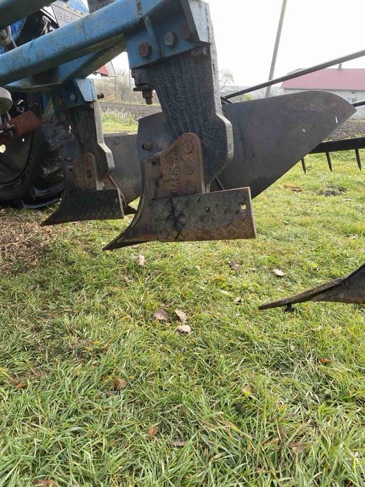 Продам плуг плн 3-35