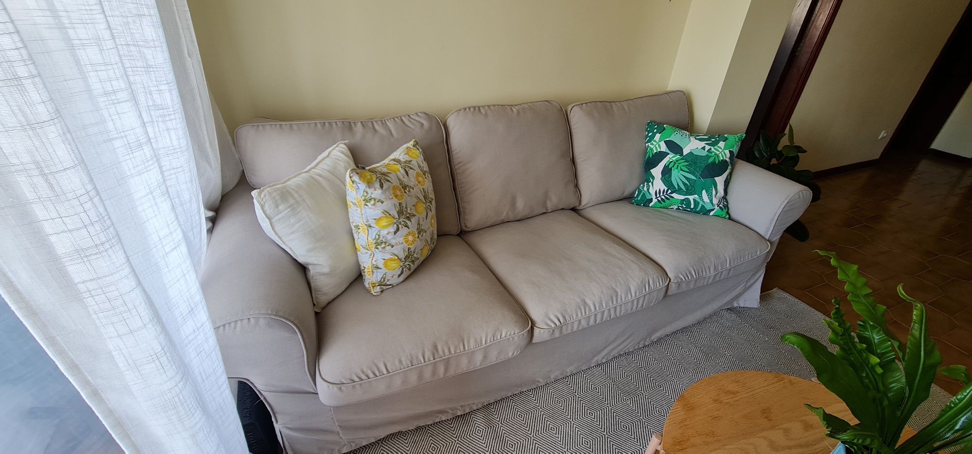 Vendo sofá de 3 lugares
