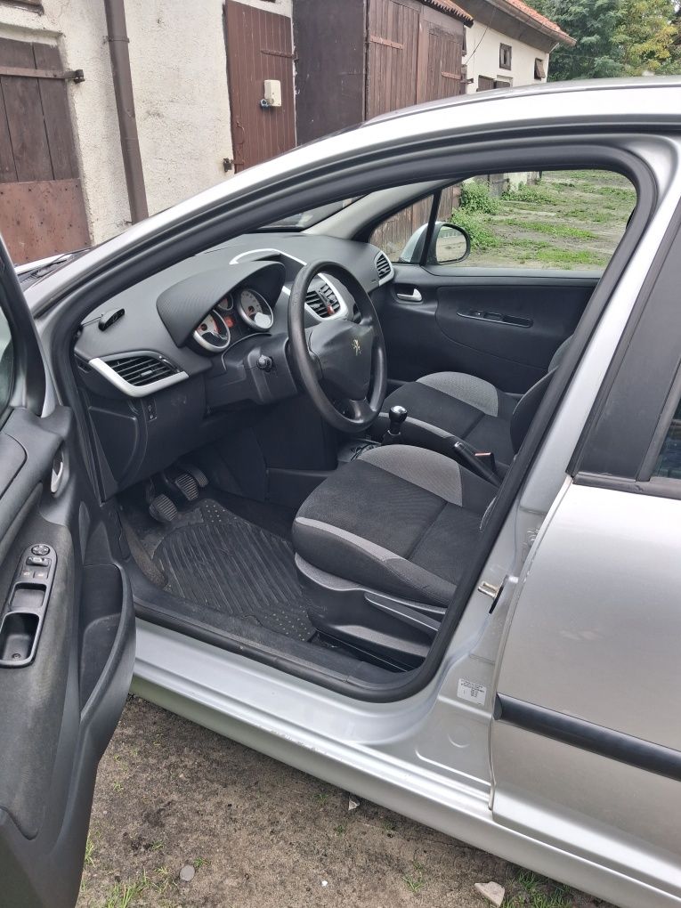 Sprzedam samochód marki Peugeot 207HDI