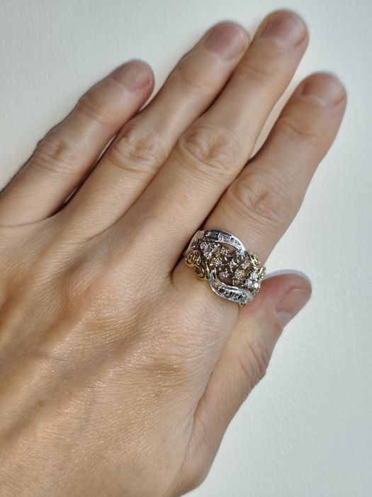 Золотое кольцо с бриллиантами