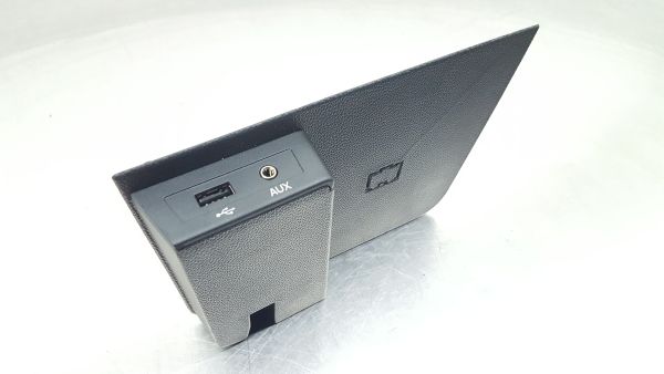 Módulo USB / AUX / IPOD SKODA Rapid Spaceback (NH1)