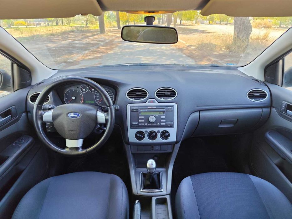 Ford Focus 1.4 16v Sport - 05