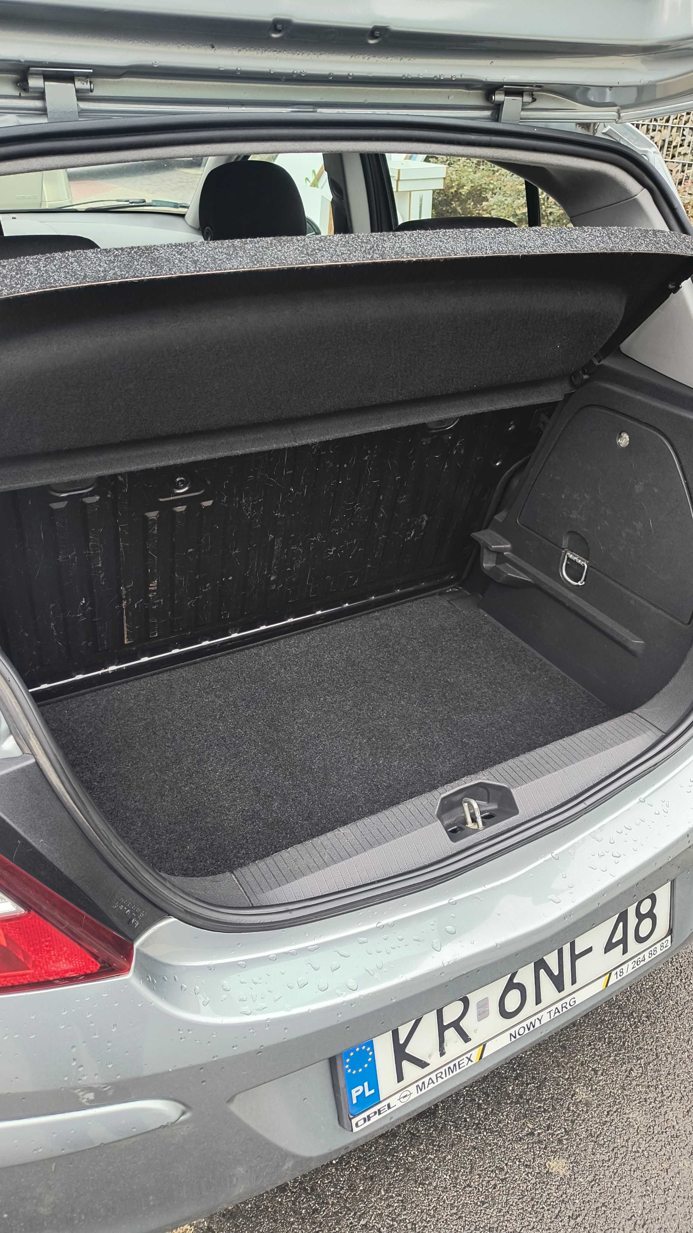 Opel Corsa D 2014 stan dobry, bezwypadkowy, LPG
