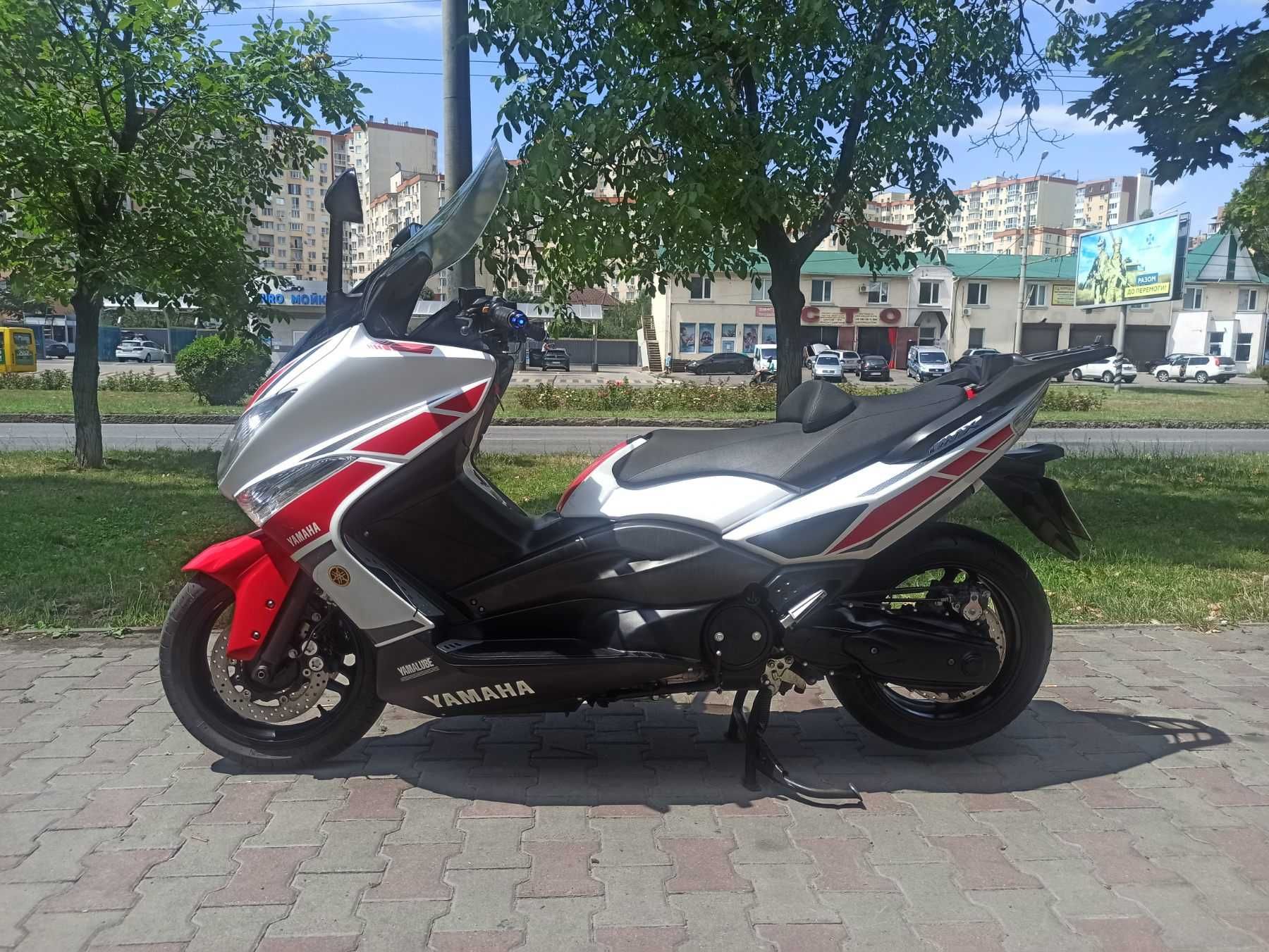 Yamaha T-Max 500 2011