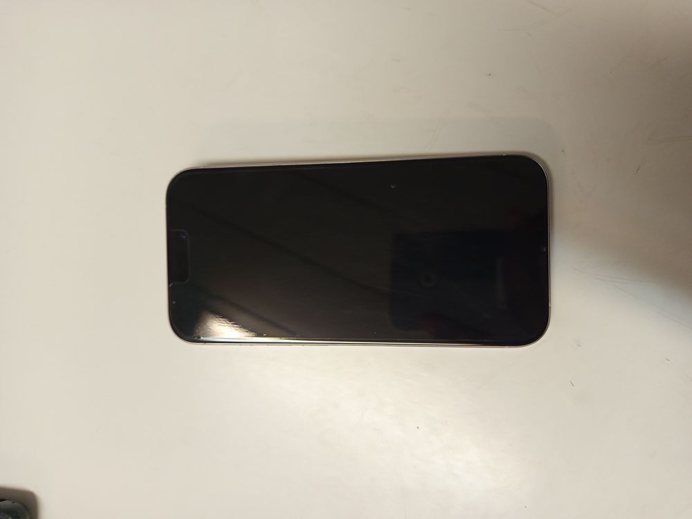 Vendo o meu iphone15 pro, com 89% de bateria e sem nenhum risco