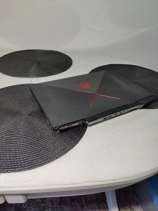 Ігровий ноутбук HP Omen /RTX 2070 /і5-9759h/8/512/144гц