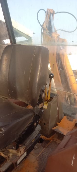 Retro escavadora Case 580 K