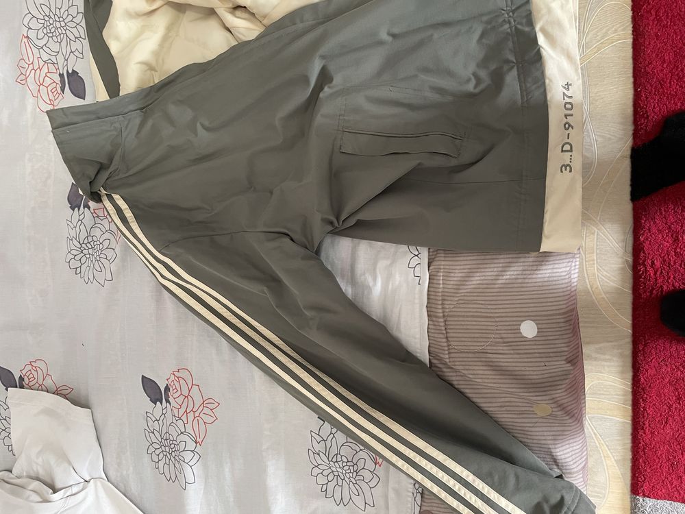 Куртка adidas  плотная