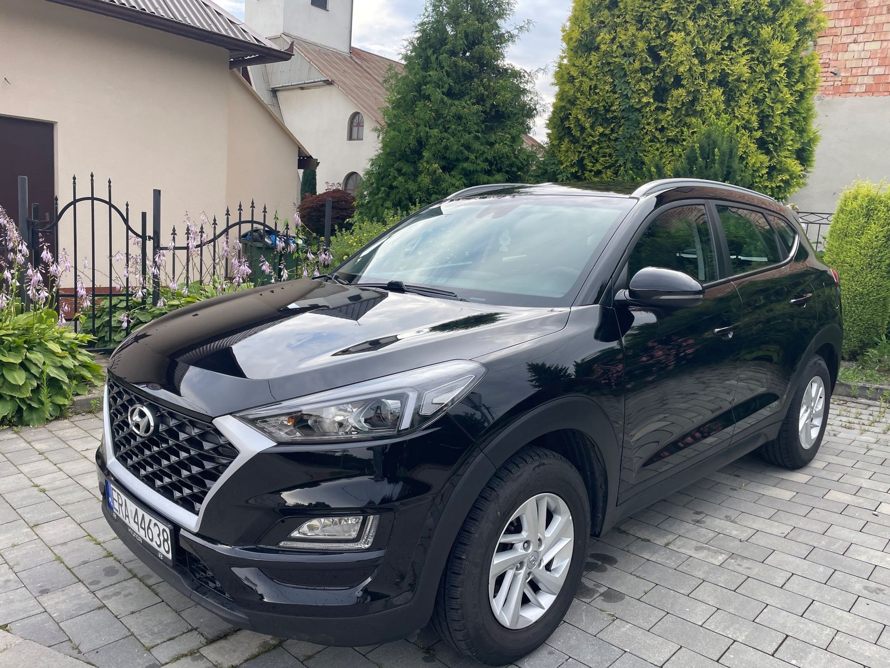Hyundai Tucson Kamera cofania Asystent pasa Grzane fotele Grzana kierownica