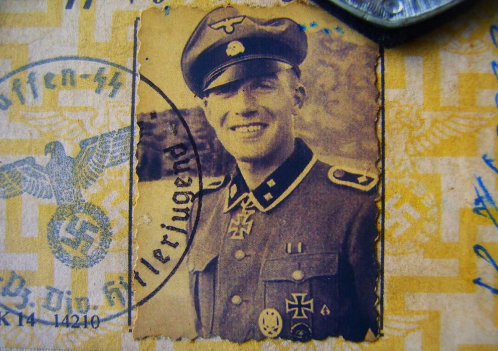 Legitymacja Oficera Waffen SS 1941r + Zardzewiała Klamra SS