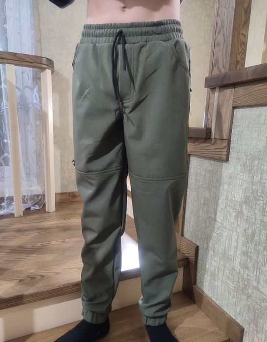 Круті теплі водовідштовхувальні джогери на флісі softshell