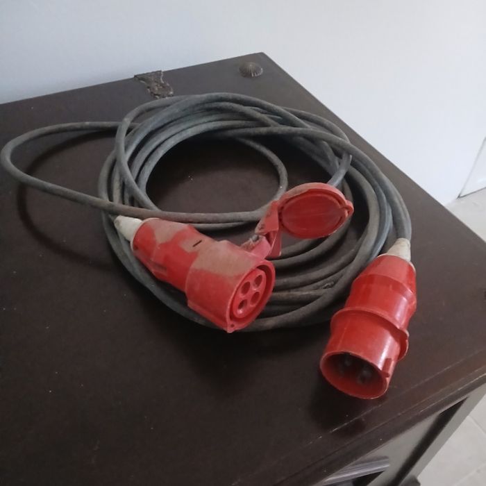 Venda de material elletrico trifásico