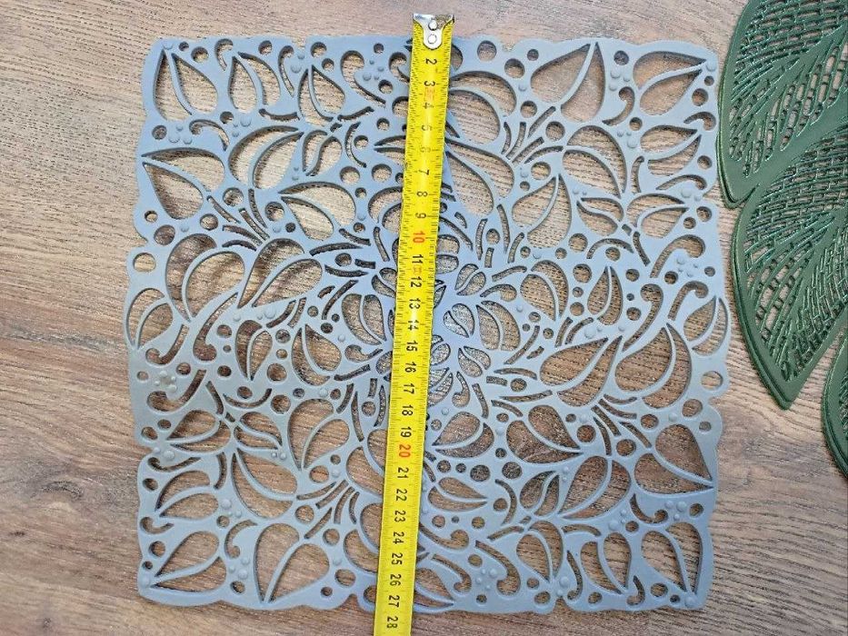 Металеві підставки під гаряче і силіконові на стіл