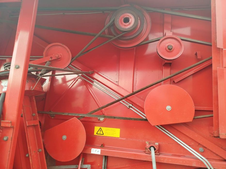 Комбайн зернозербовий Massey Ferguson 16. Масей Фергусон 16