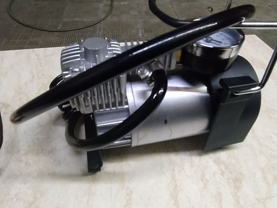 Компрессор автомобильный. Новый.