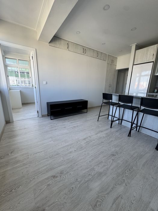 Arrenda-se Apartamento T1 – Rua Alexandre Herculano, Reboleira