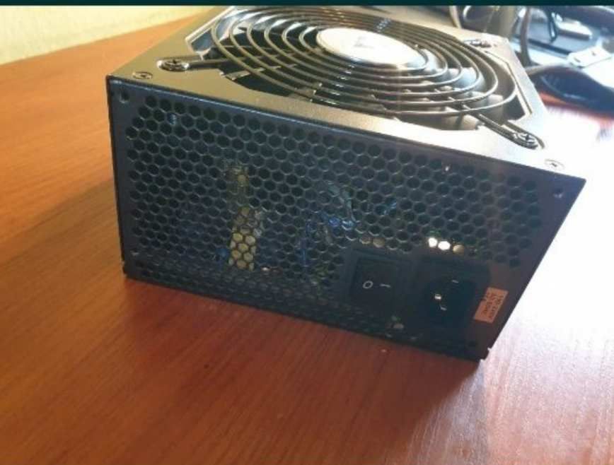 Zasilacz modułowy Chiftes 650W