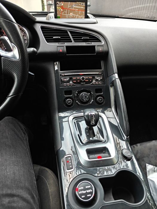 Peugeot 3008 2.0дизель-гібрид