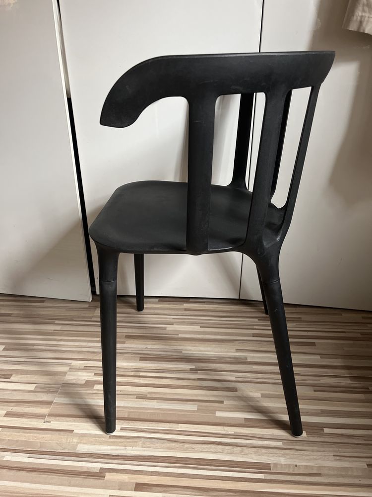 Designerskie krzesło IKEA PS 2012 w kolorze czarnym