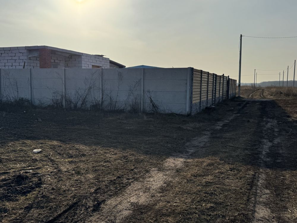 Військбуд ділянки зі світлом.