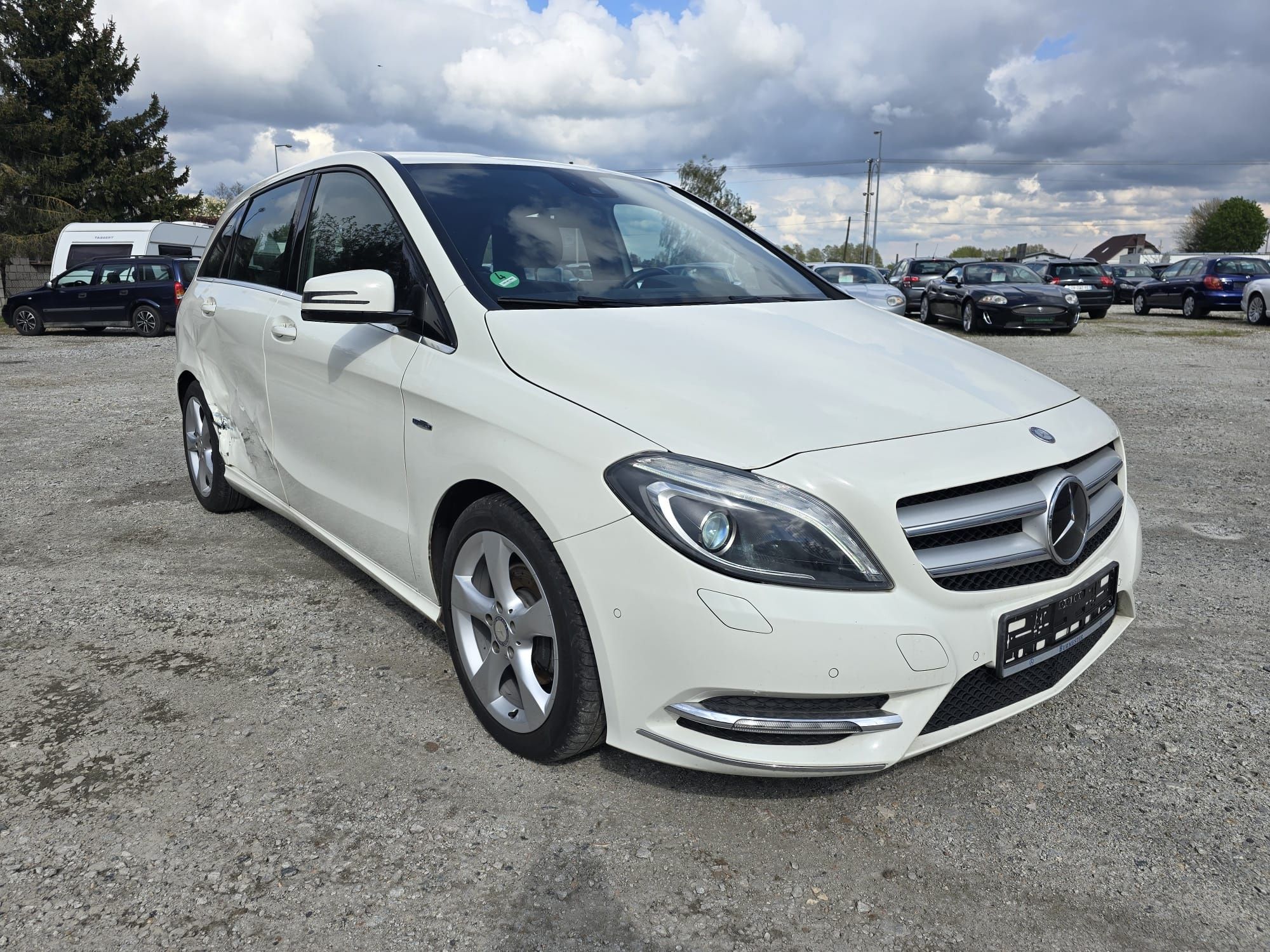 Mercedes B 180 benzyna,sport, LED,navi, skóra, pełen serwis ASO