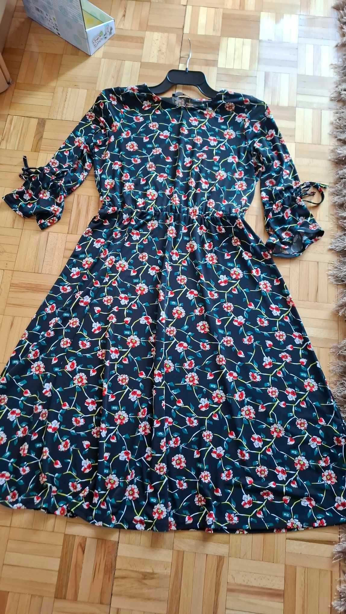Sukienka z rękawem V by Very roz.36-44