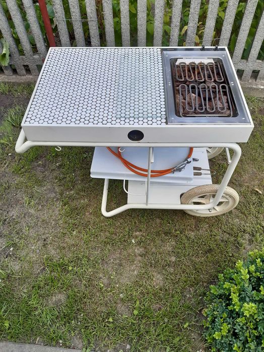 Grill Elektryczny   mobilny  z lat 70 Producent Gaggenau