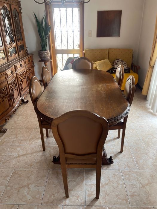 Mesa de jantar com 6 cadeiras