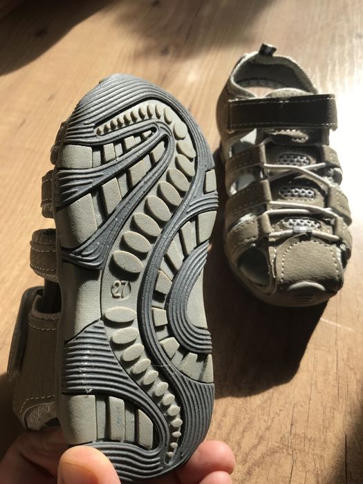 Sandalias e sabrinas