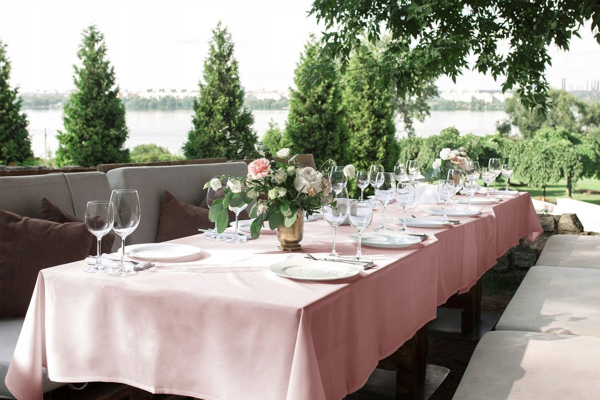 Obrus plamoodporny 140x300 Elegant gładki Różowy