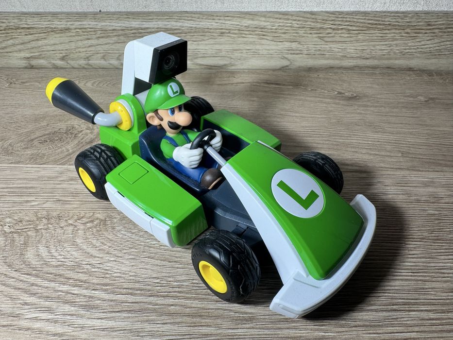 Машинка Luigi для Mario Kart Live: Home Circuit