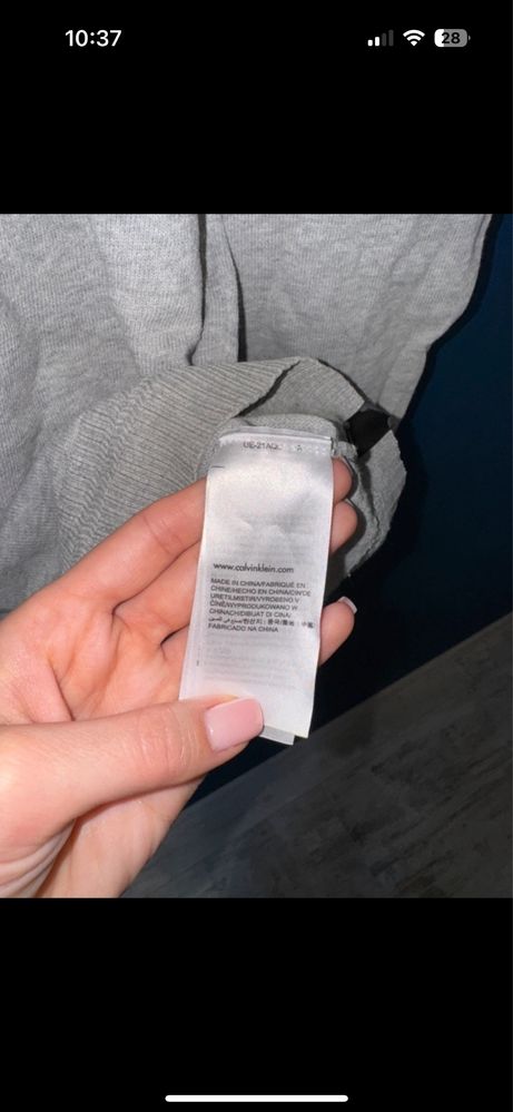 Szary sweter okrągły dekolt Calvin Klein