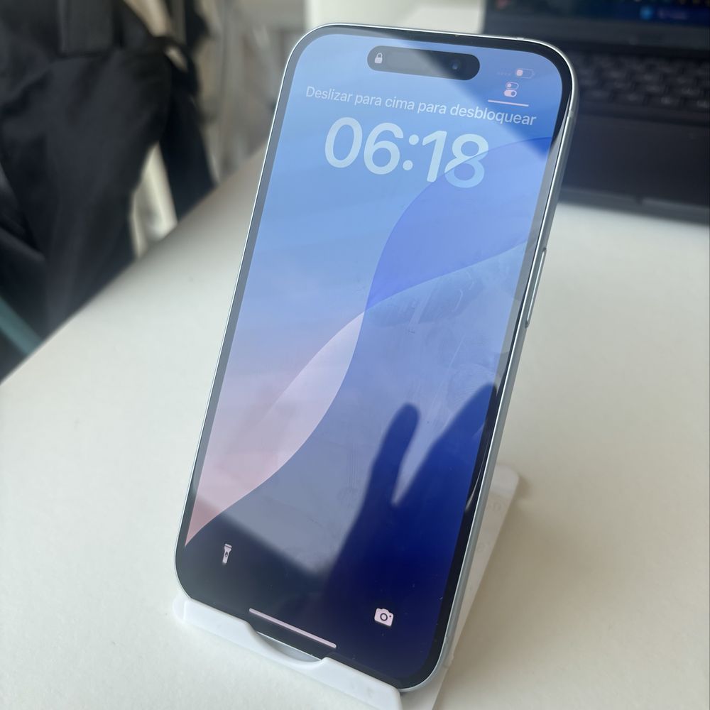 iPhone 15 - 128GB Azul (COMO NOVO)