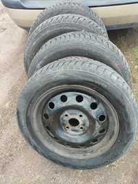 Opony 185/60 r15 zimowe na felgach NOKIAN