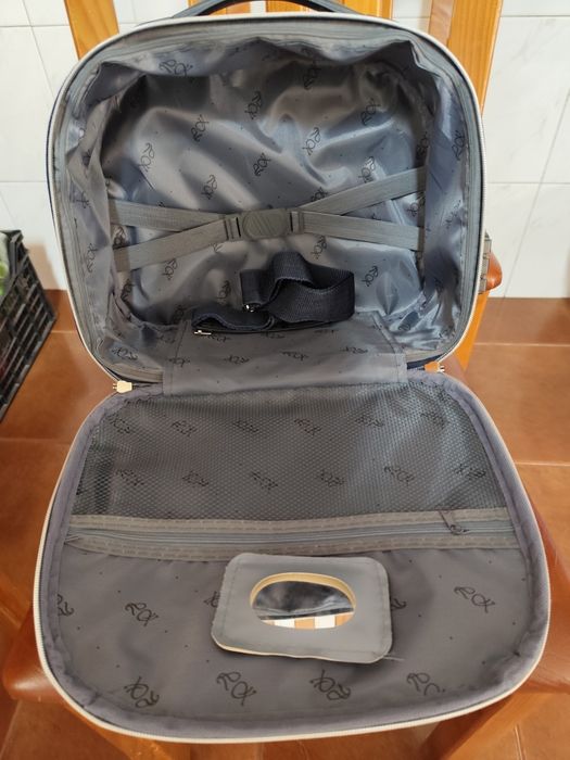 Mala de viagem e nécessaire - novos, nunca utilizados !