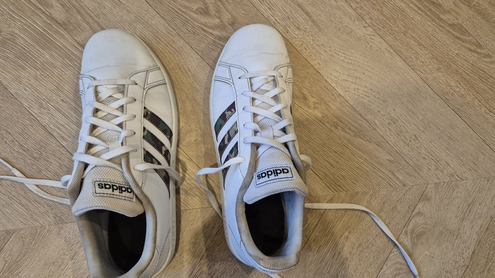Adidasy białe rozmiar 39 i 1/3