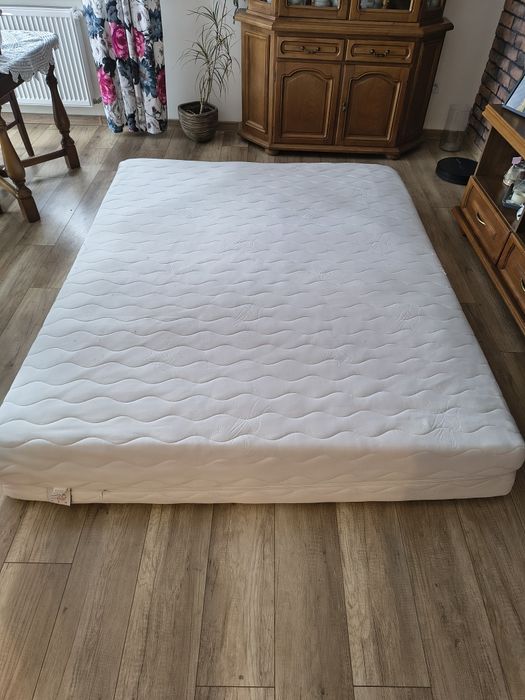 Materac na łóżko