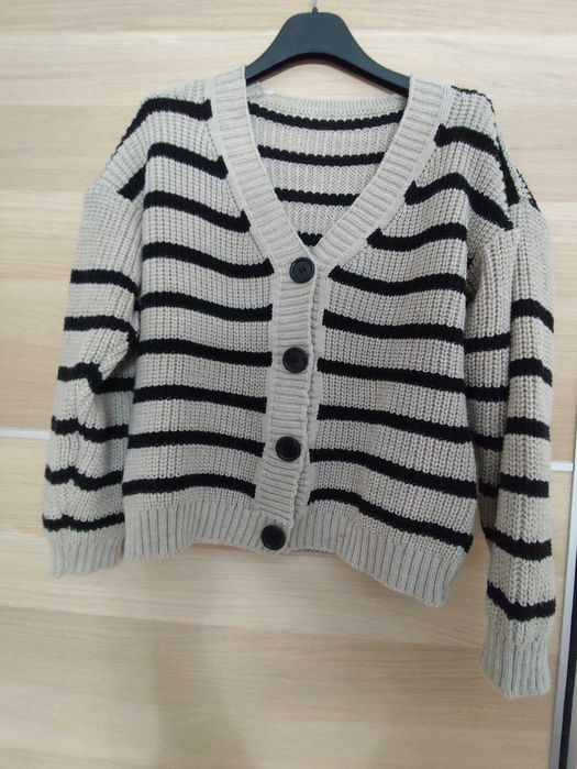 Casaco de malha com botões